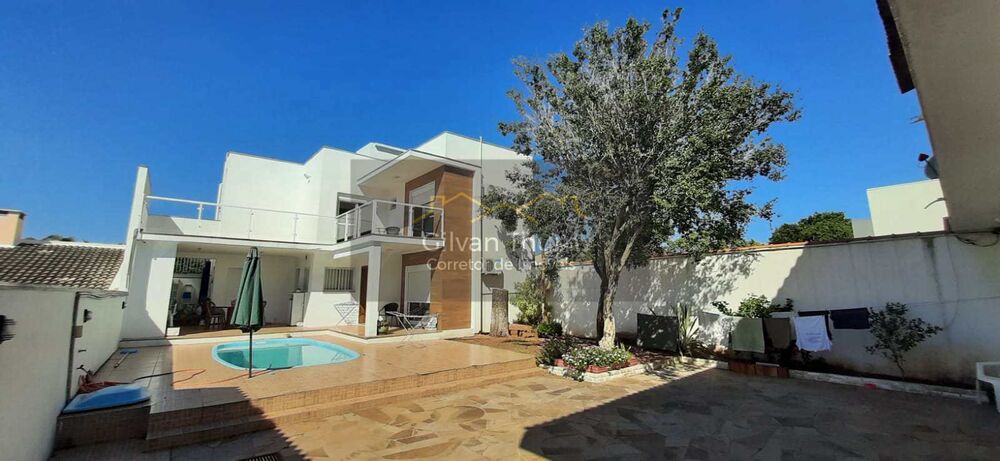 Casa, 4 quartos, 240 m² - Foto 2