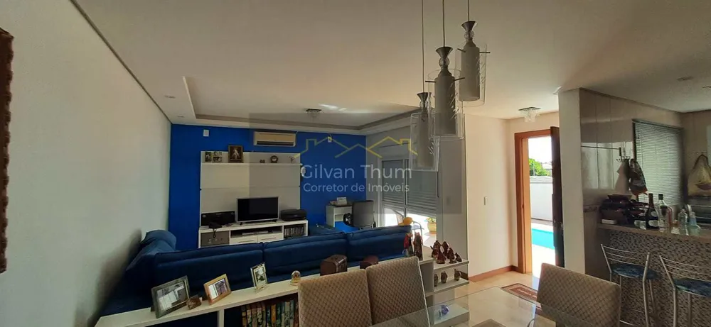 Casa, 4 quartos, 240 m² - Foto 1