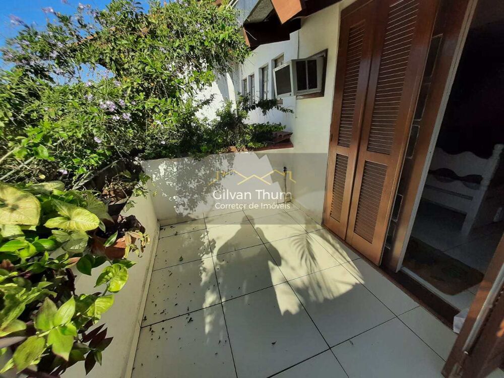 Casa à venda com 5 quartos, 356m² - Foto 2