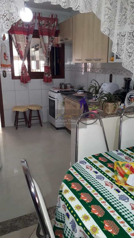 Casa à venda com 2 quartos, 90m² - Foto 2