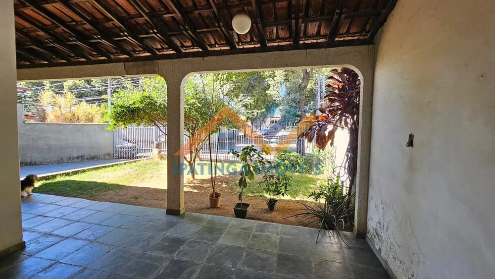 Casa, 3 quartos, 219 m² - Foto 2