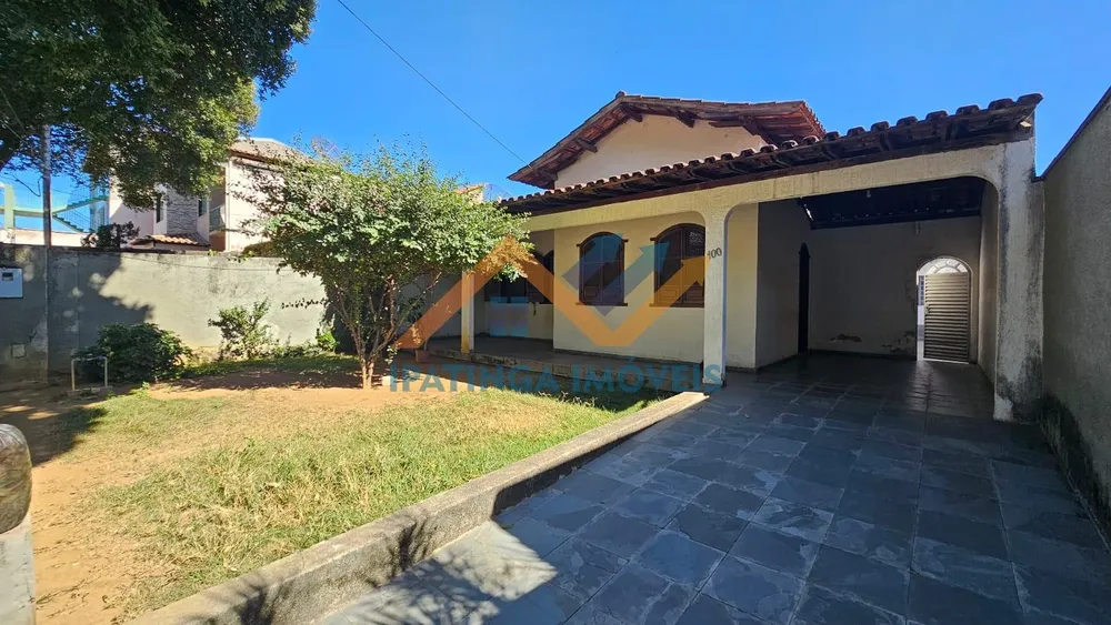 Casa, 3 quartos, 219 m² - Foto 1