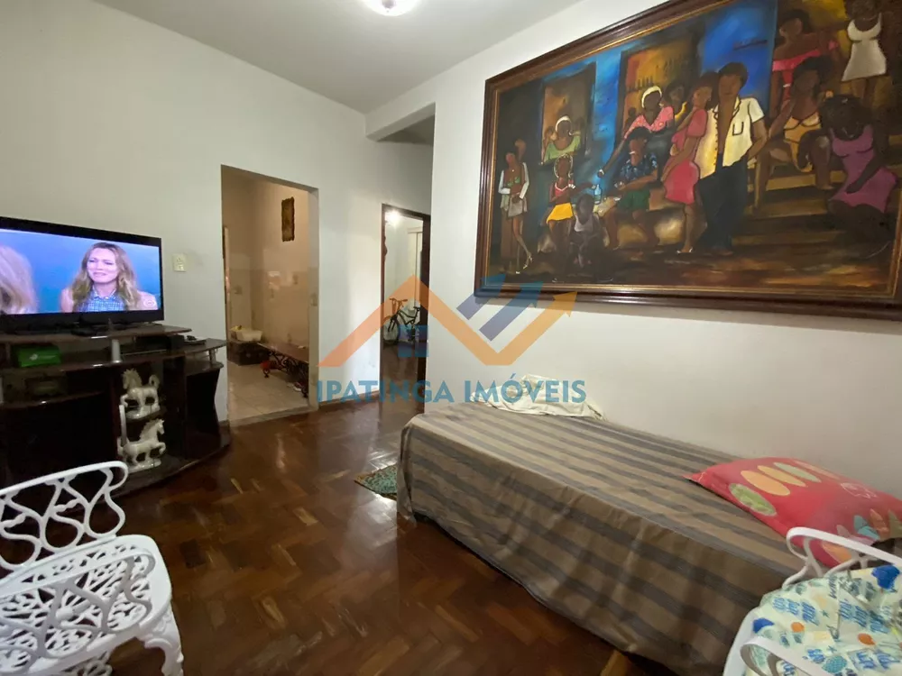 Casa à venda com 4 quartos, 240m² - Foto 3