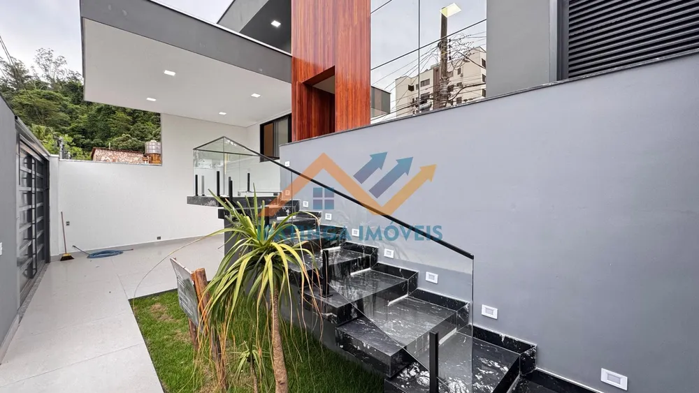 Casa, 3 quartos, 250 m² - Foto 1