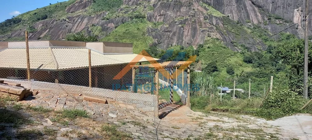 Chácara, 3 quartos, 1800 m² - Foto 1