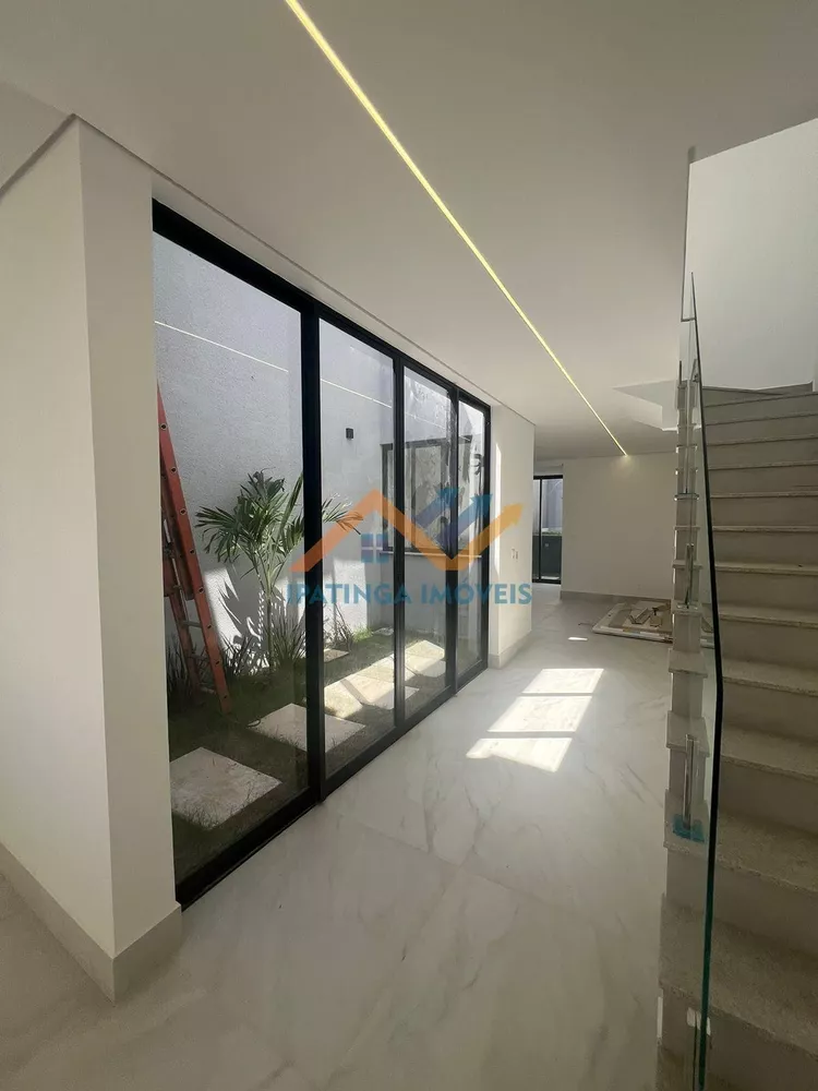 Casa à venda com 3 quartos, 170m² - Foto 4