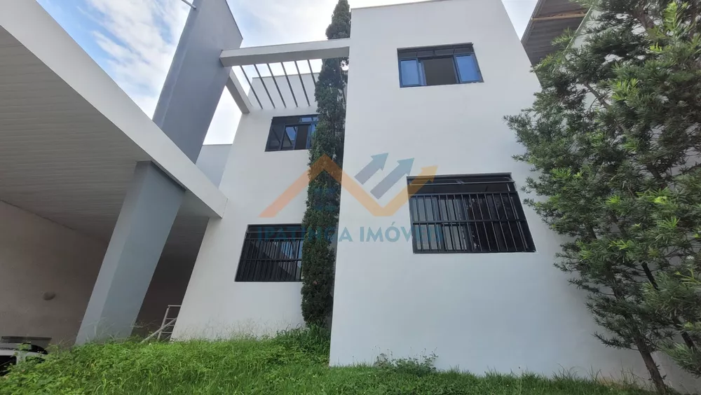 Casa à venda com 3 quartos, 150m² - Foto 2