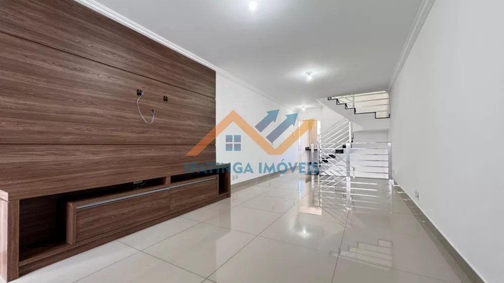 Casa à venda com 3 quartos, 125m² - Foto 1