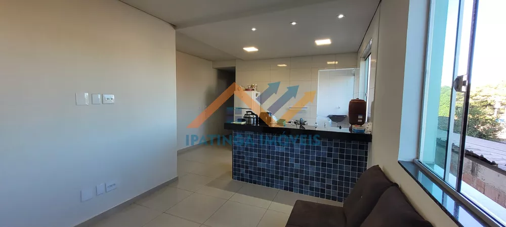 Apartamento à venda com 2 quartos, 72m² - Foto 2