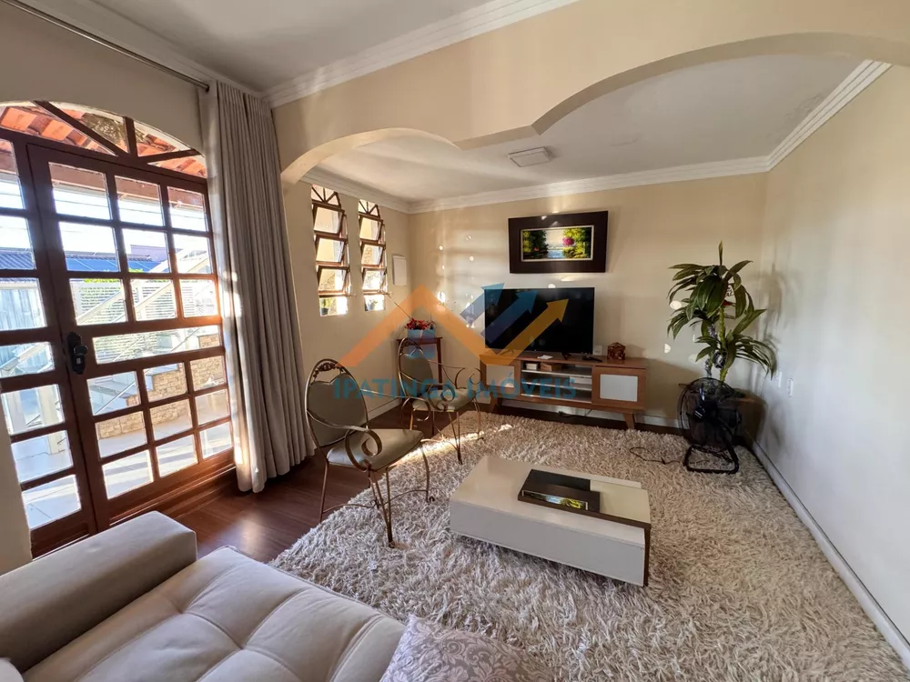 Casa à venda com 3 quartos, 200m² - Foto 3