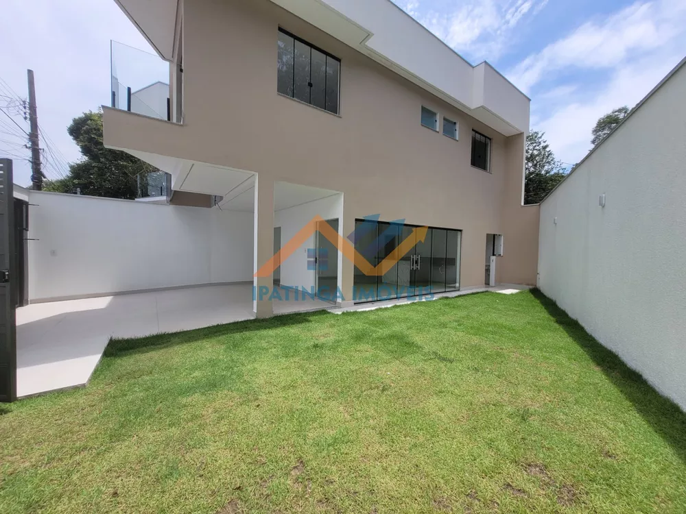 Casa à venda com 3 quartos, 110m² - Foto 1