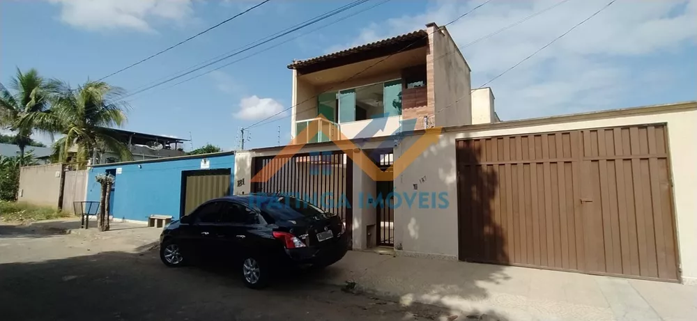 Casa à venda com 3 quartos, 200m² - Foto 1