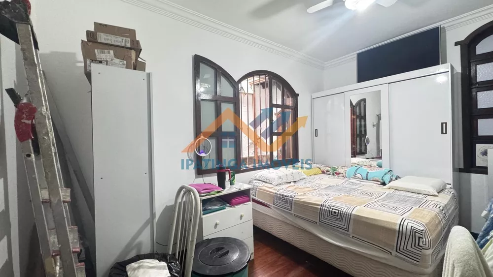 Casa, 4 quartos, 243 m² - Foto 1