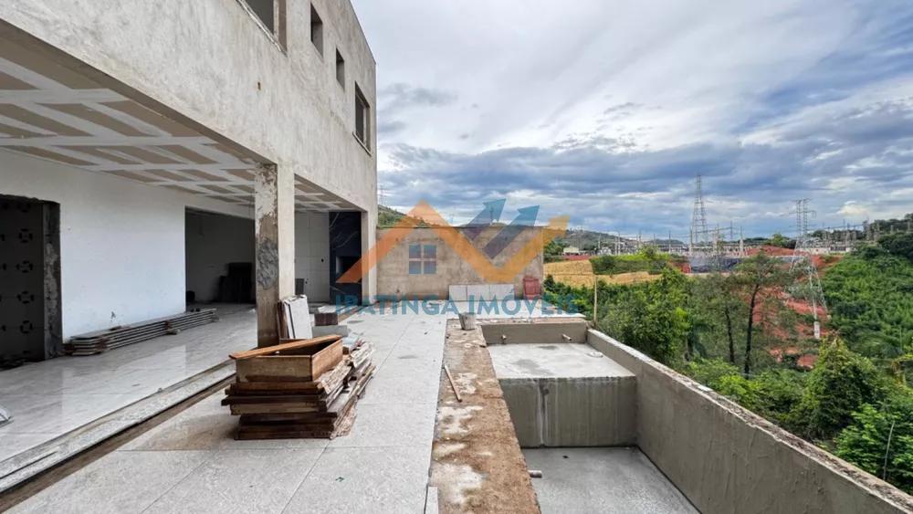 Casa à venda com 3 quartos, 245m² - Foto 4