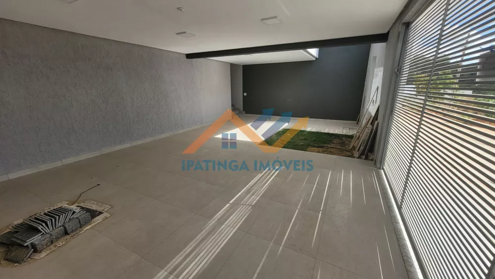 Casa à venda com 3 quartos, 240m² - Foto 4