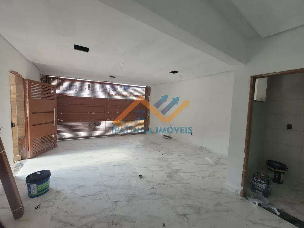 Casa à venda com 3 quartos, 180m² - Foto 2