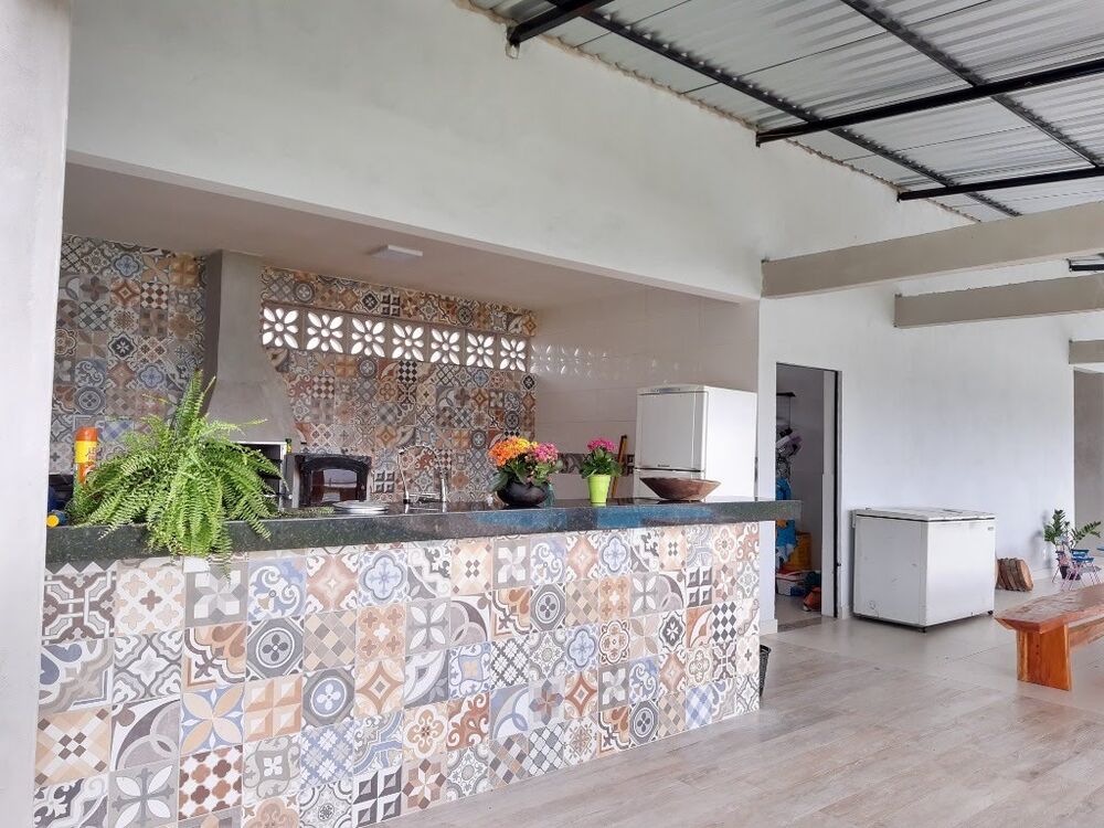 Casa para alugar com 4 quartos, 1500m² - Foto 2
