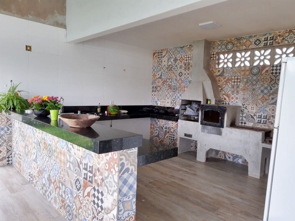 Casa para alugar com 4 quartos, 1500m² - Foto 1