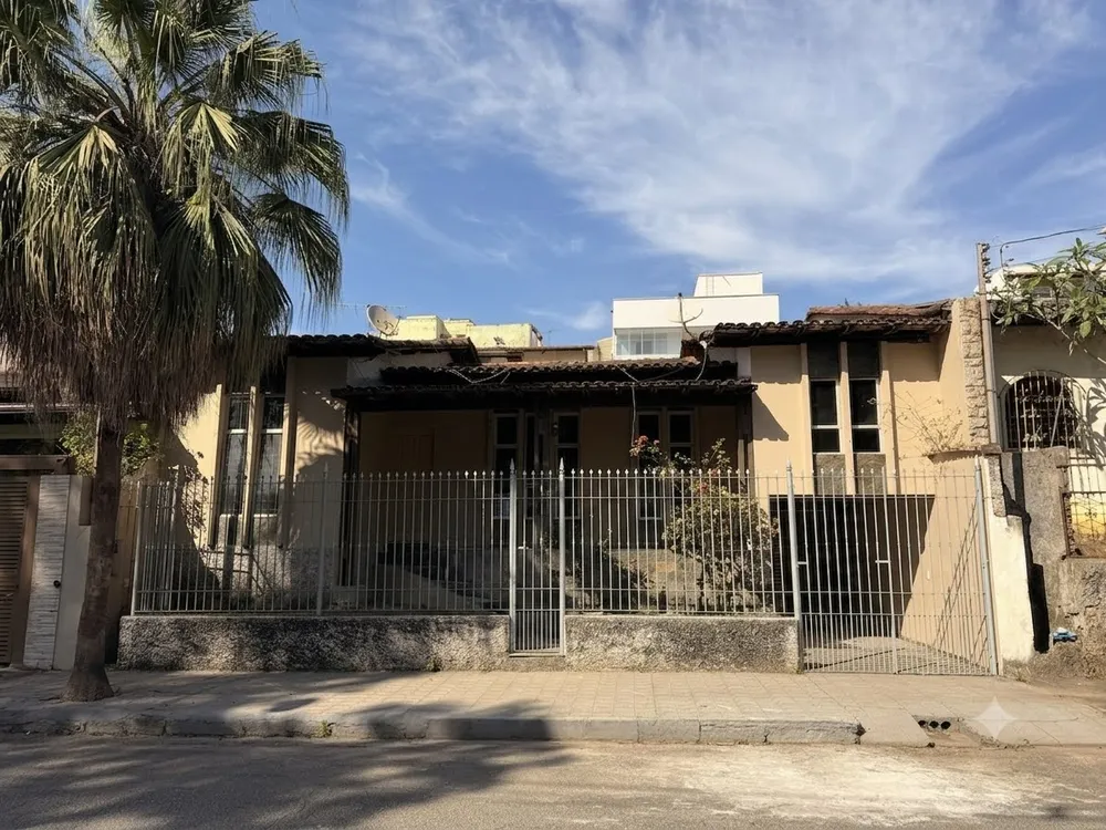 Casa, 3 quartos, 230 m² - Foto 1