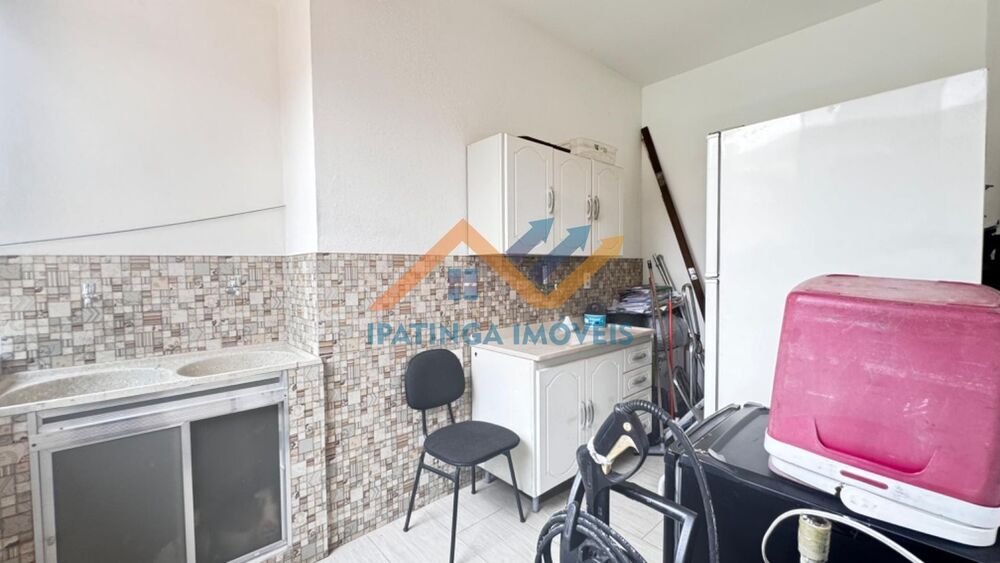 Casa à venda com 3 quartos, 311m² - Foto 3