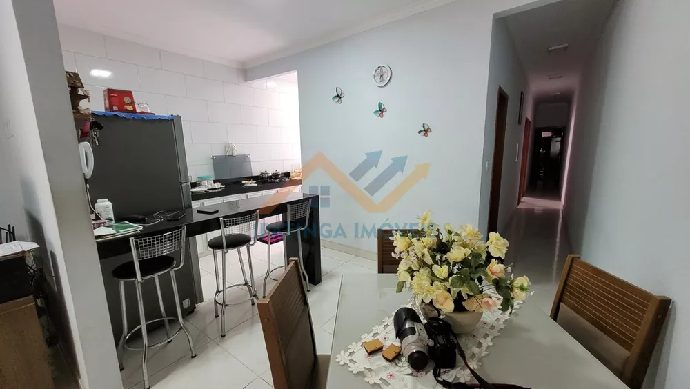 Casa à venda com 3 quartos, 100m² - Foto 4