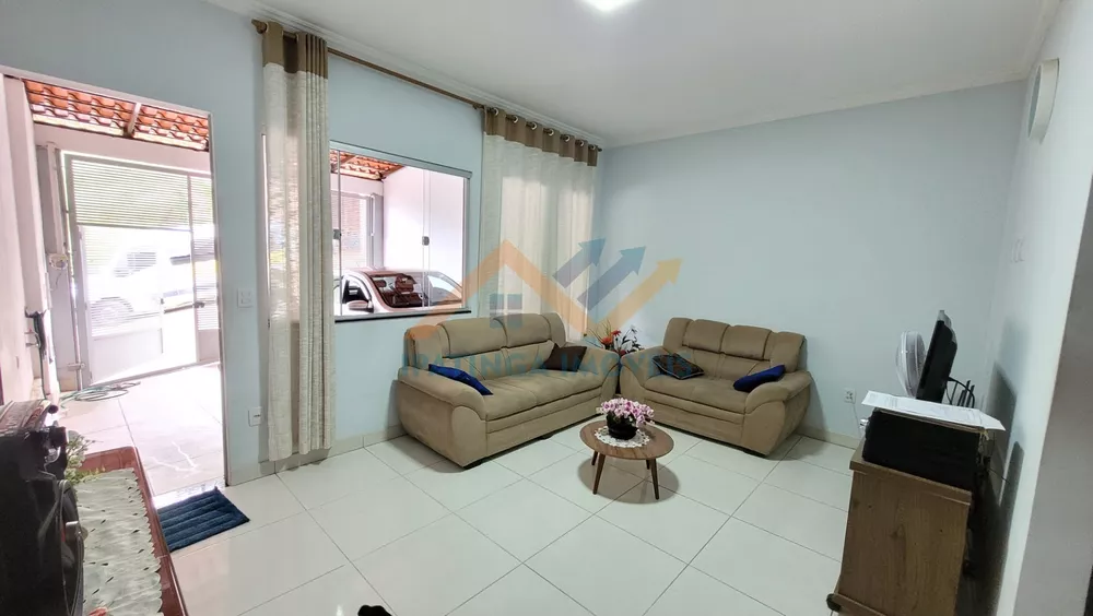 Casa à venda com 3 quartos, 100m² - Foto 3