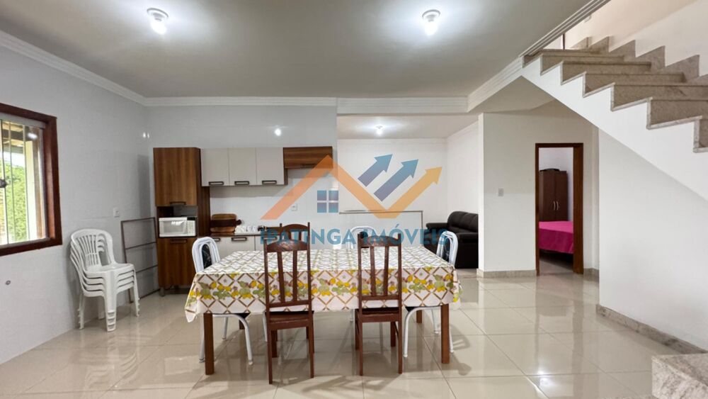 Chácara, 3 quartos, 1400 m² - Foto 1