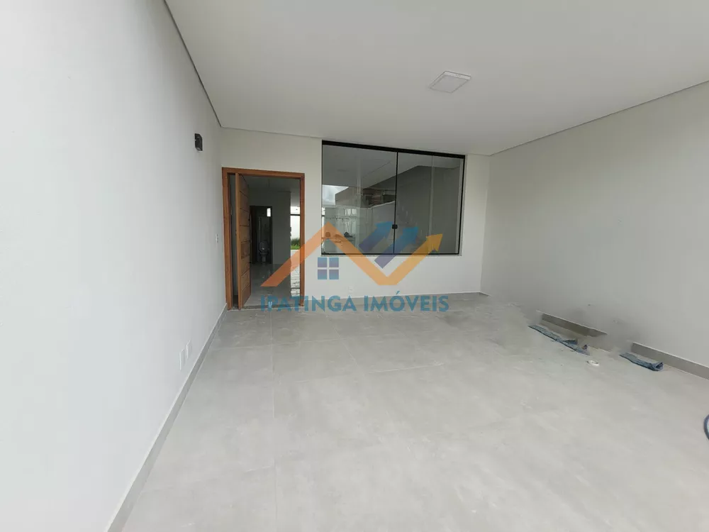 Casa à venda com 3 quartos, 150m² - Foto 1