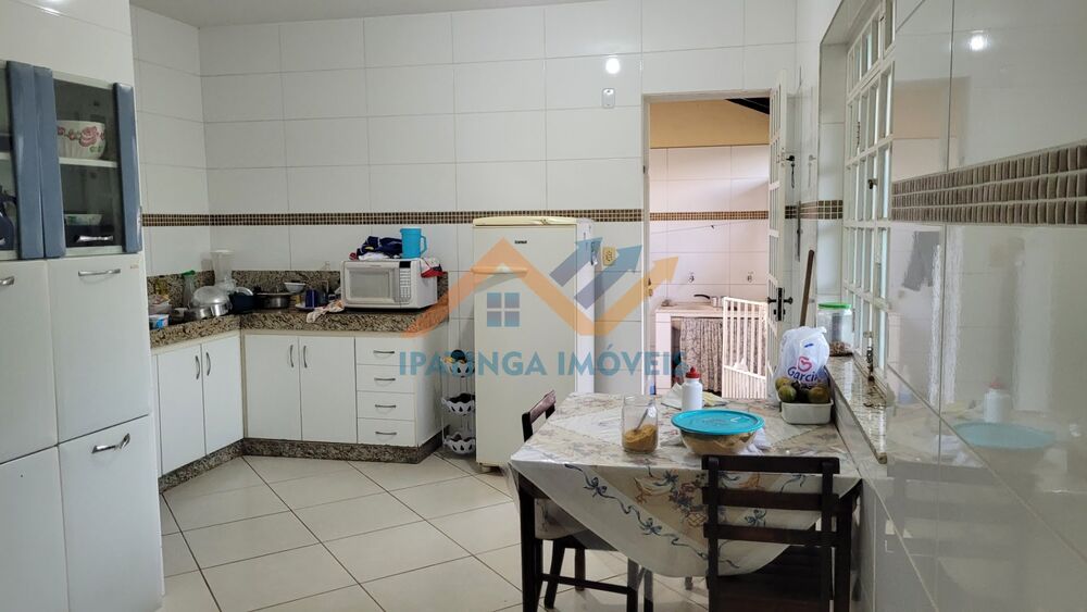 Chácara à venda com 3 quartos, 1500m² - Foto 1