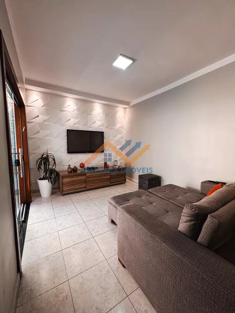 Casa à venda com 3 quartos, 200m² - Foto 3