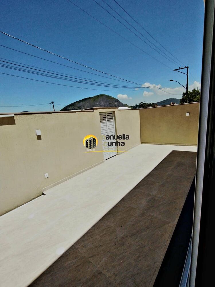 Casa à venda com 2 quartos, 120m² - Foto 1