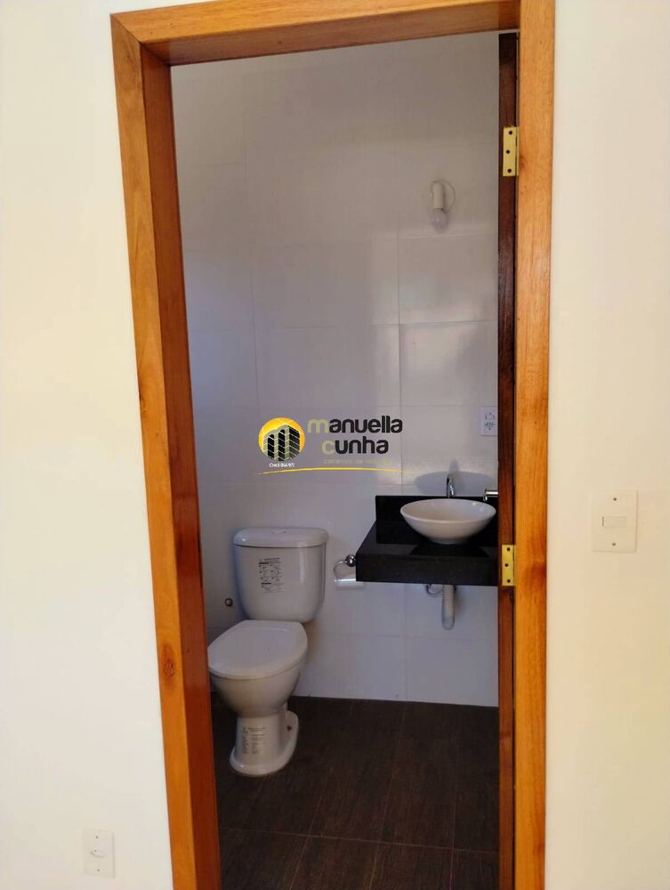 Casa à venda com 2 quartos, 120m² - Foto 2
