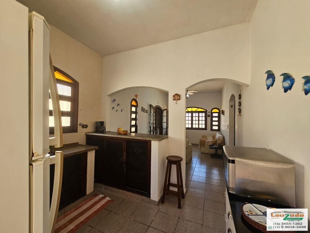 Casa para alugar com 3 quartos, 280m² - Foto 2