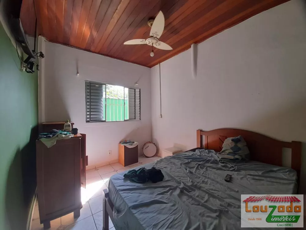 Casa à venda com 3 quartos, 237m² - Foto 11