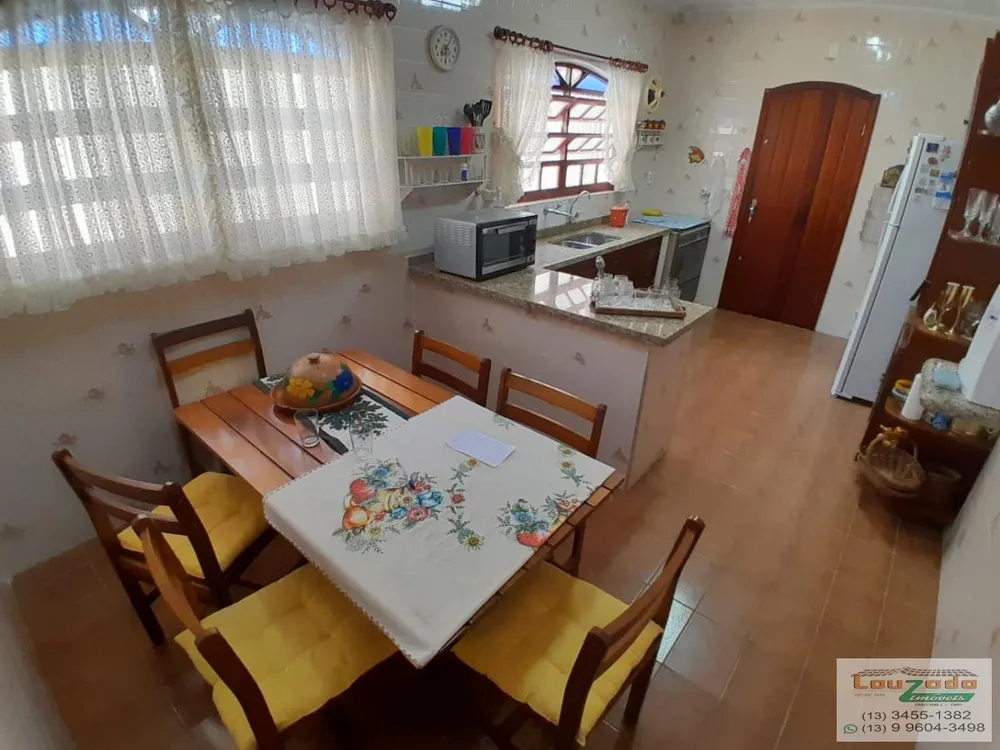 Casa, 3 quartos, 211 m² - Foto 2