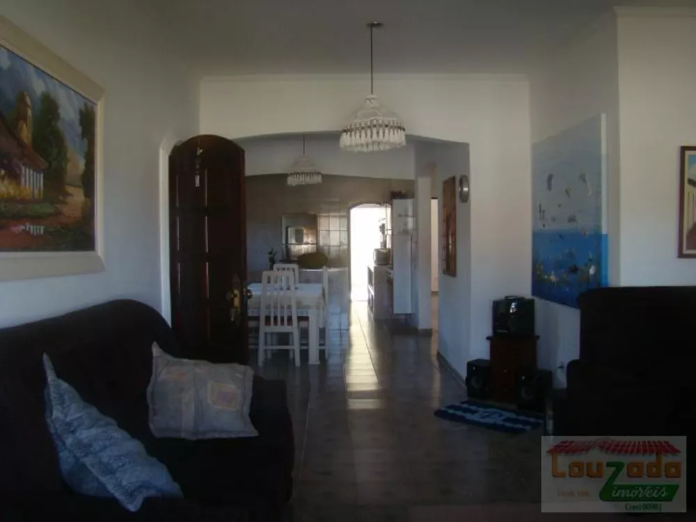 Casa à venda com 3 quartos, 360m² - Foto 2