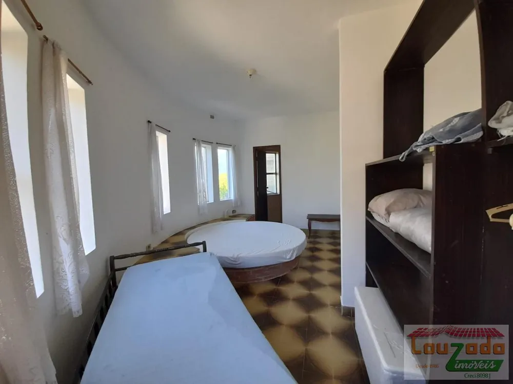 Casa, 3 quartos, 316 m² - Foto 1