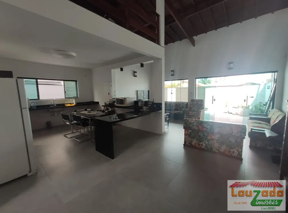 Casa, 3 quartos, 251 m² - Foto 1