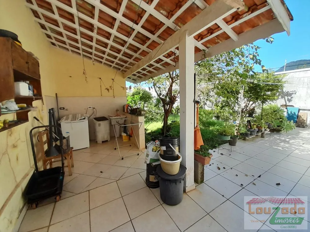 Casa, 3 quartos, 227 m² - Foto 1