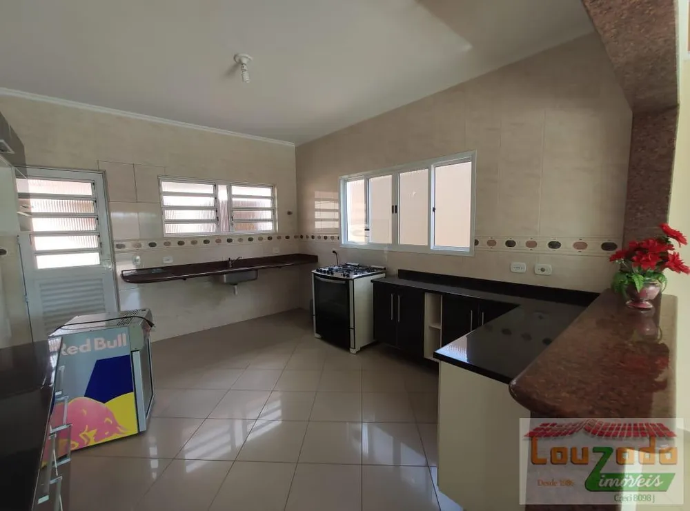 Casa, 3 quartos, 250 m² - Foto 4