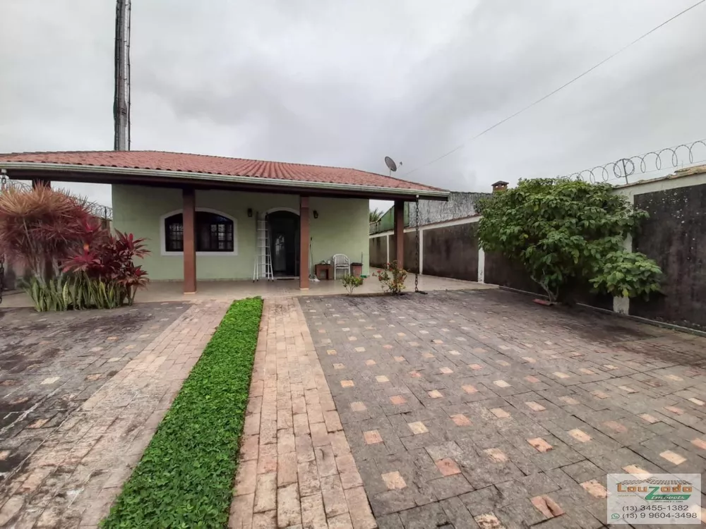 Casa à venda com 3 quartos, 360m² - Foto 1