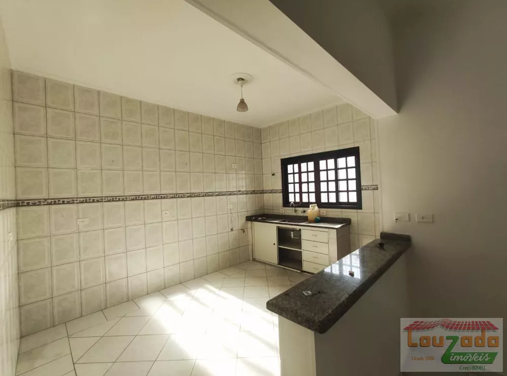 Casa para alugar com 2 quartos, 196m² - Foto 4