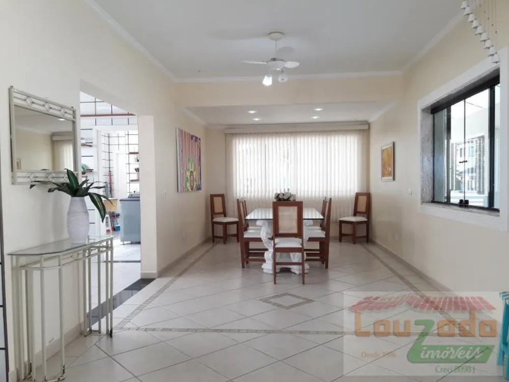 Sobrado, 4 quartos, 500 m² - Foto 1