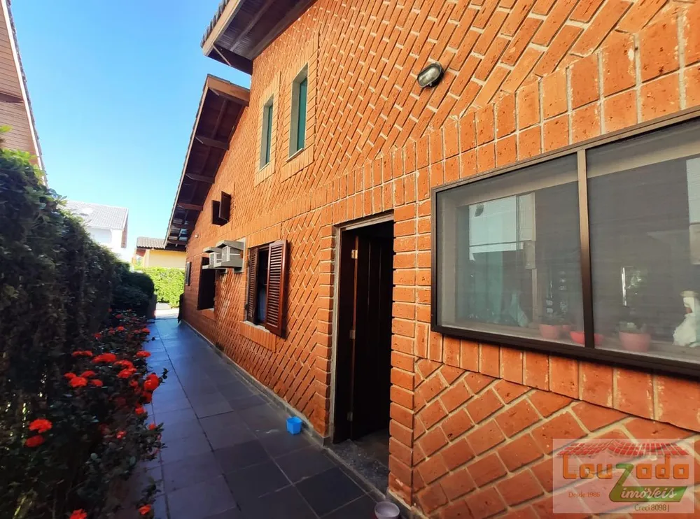 Sobrado, 3 quartos, 224 m² - Foto 2