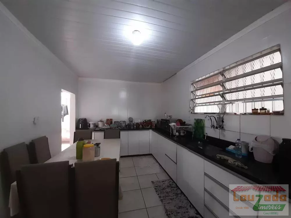 Casa à venda com 1 quarto, 360m² - Foto 2