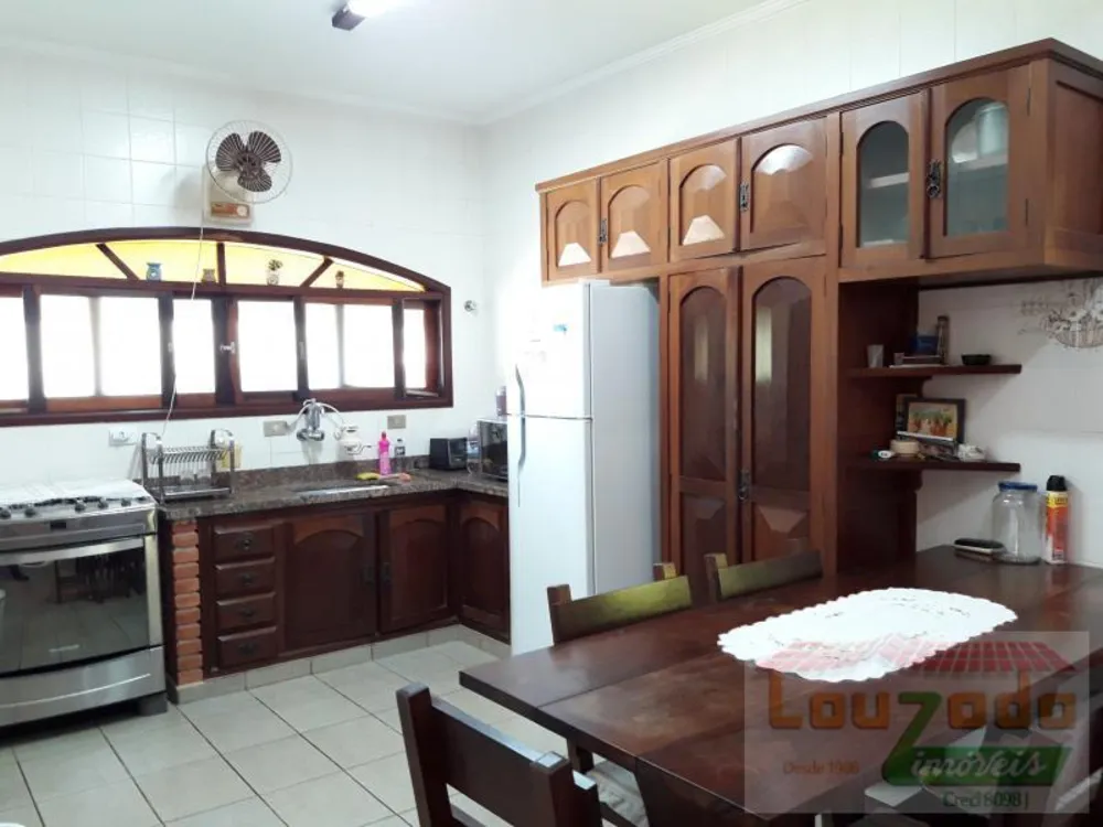 Sobrado, 4 quartos, 350 m² - Foto 2
