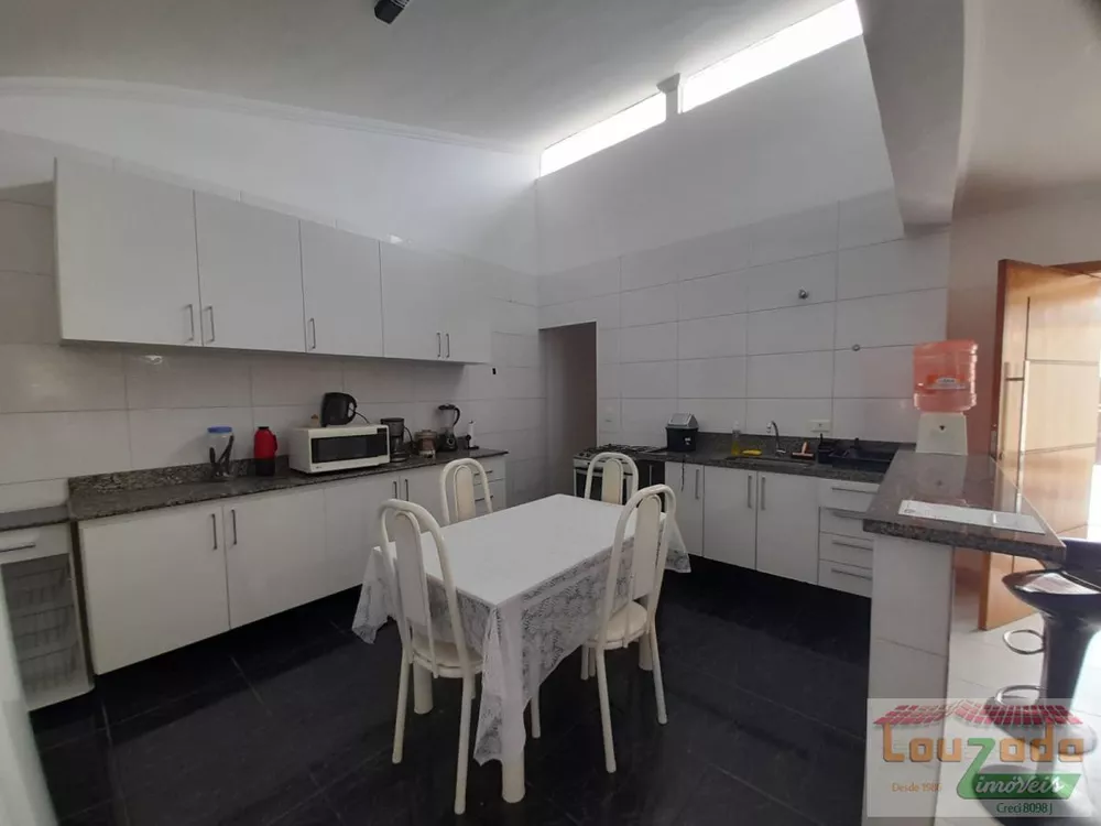 Casa para alugar com 4 quartos, 460m² - Foto 20