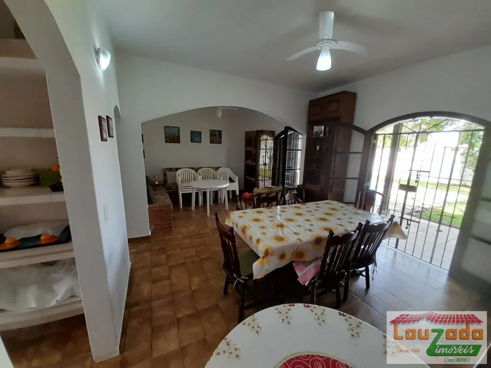 Casa, 3 quartos, 246 m² - Foto 1
