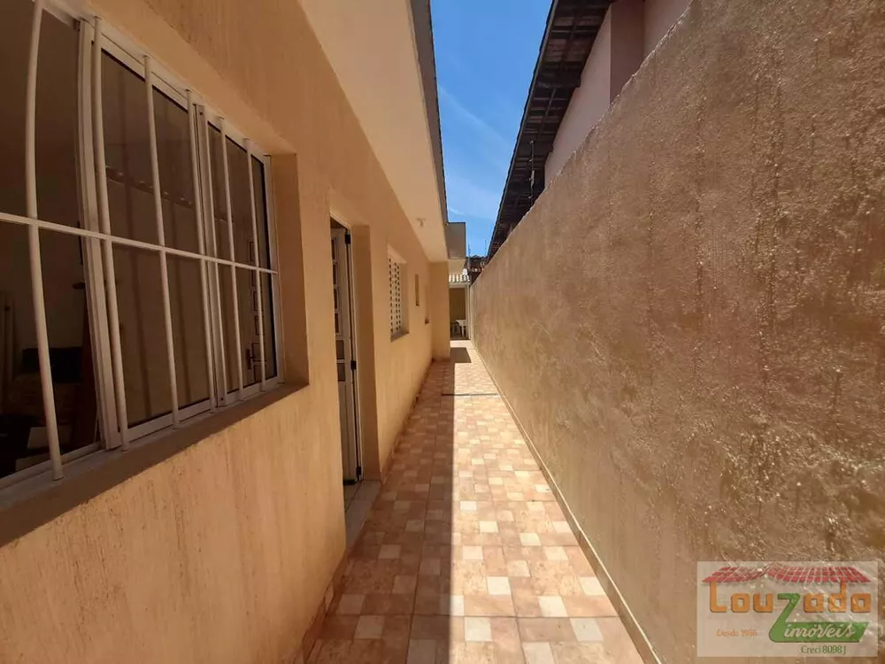 Casa à venda com 3 quartos, 180m² - Foto 1