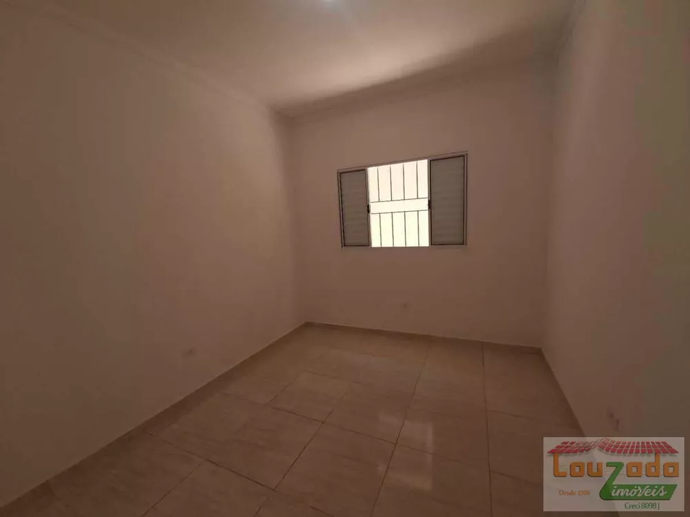 Casa à venda com 3 quartos, 180m² - Foto 14